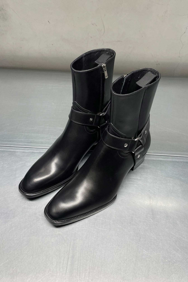 Story Et Fall - 2560 F20 Wyndham